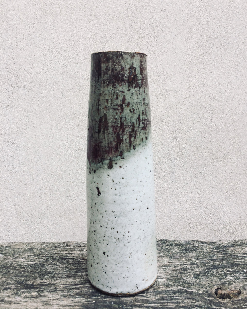 Scandinavian Art Pottery: Denmark And Sweden (Schiffer Book