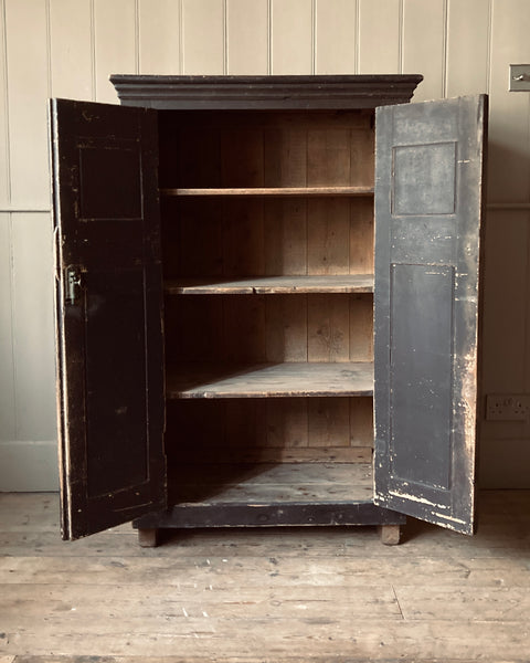 Welsh cupboard with Fantastic Patina