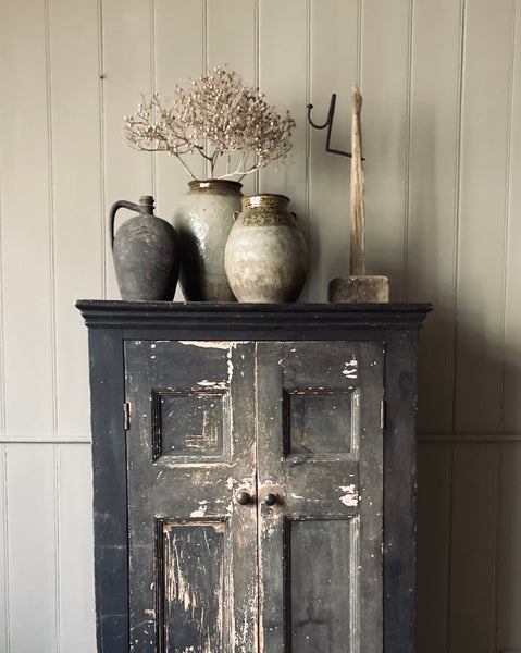 Welsh cupboard with Fantastic Patina
