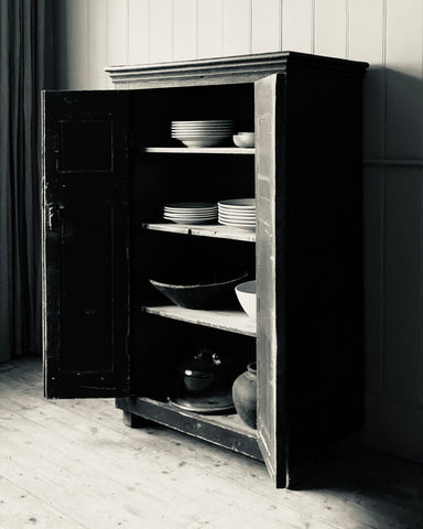 Welsh cupboard with Fantastic Patina