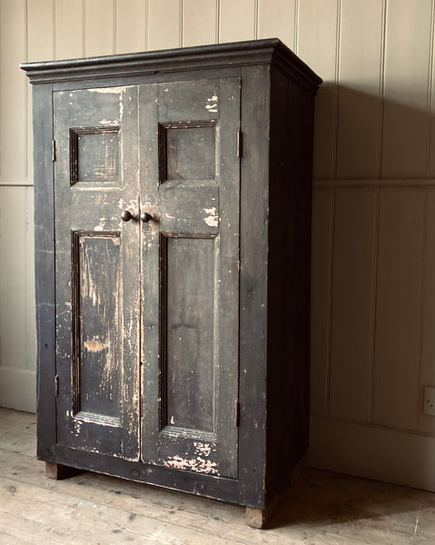 Welsh cupboard with Fantastic Patina