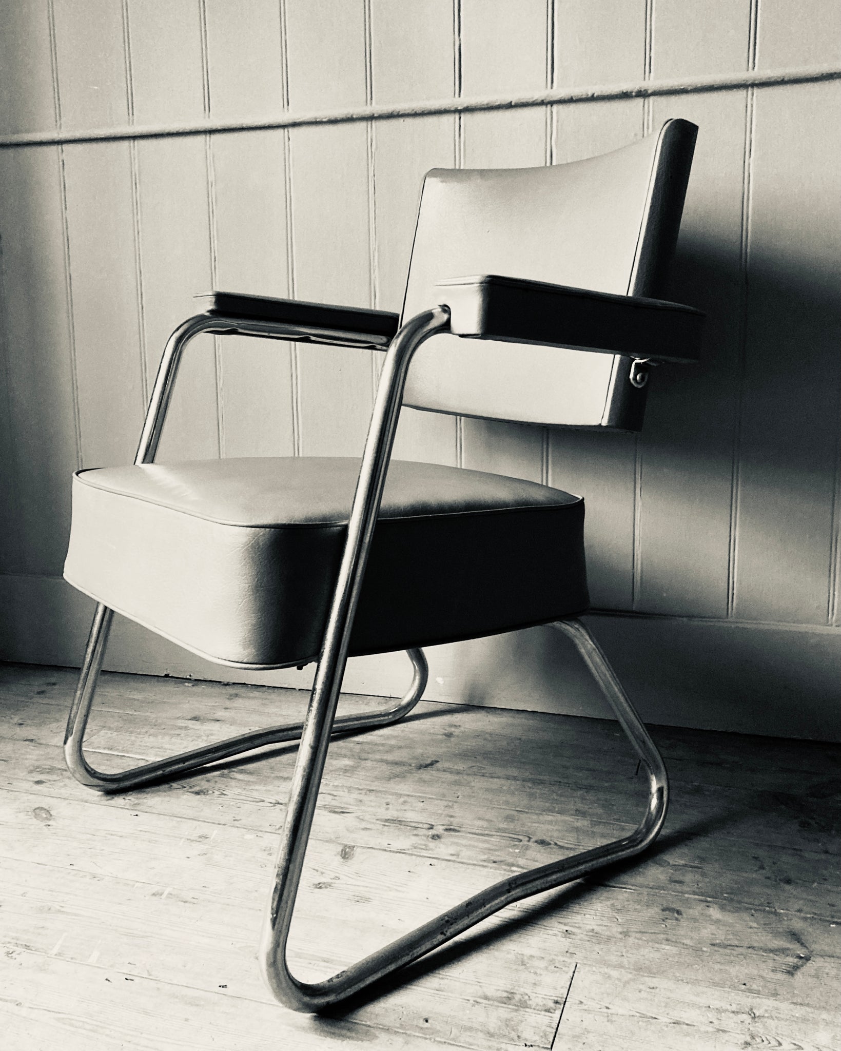 Vintage Pullman Cantilever Chair